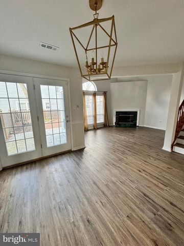 692 DANBURY CT, Newtown, PA 18940