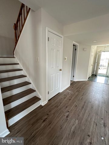 692 DANBURY CT, Newtown, PA 18940