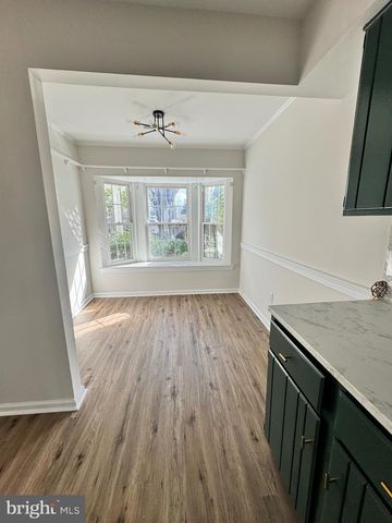 692 DANBURY CT, Newtown, PA 18940