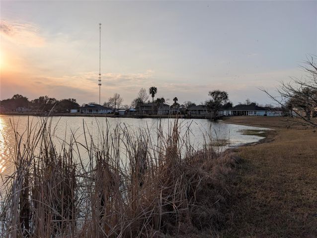 0 Ave D, San Leon, TX 77539