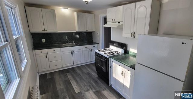 689 Godwin Avenue 2, Midland Park, NJ 07432