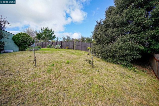 742 La Paloma Rd, El Sobrante, CA 94803