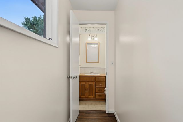 8223 N HOWARD St, Spokane, WA 99208