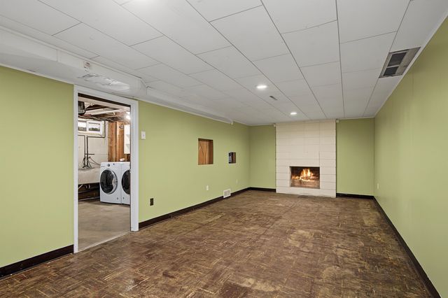 8223 N HOWARD St, Spokane, WA 99208