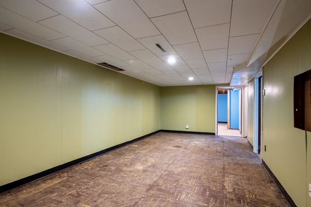 8223 N HOWARD St, Spokane, WA 99208