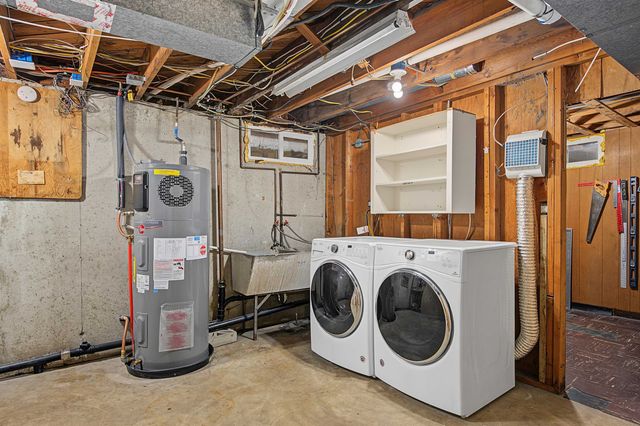 8223 N HOWARD St, Spokane, WA 99208