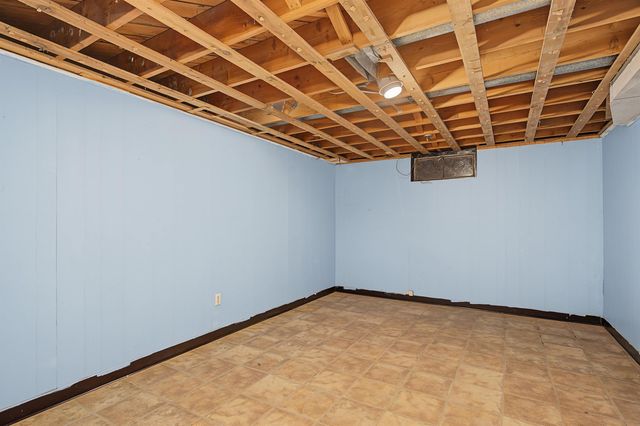 8223 N HOWARD St, Spokane, WA 99208