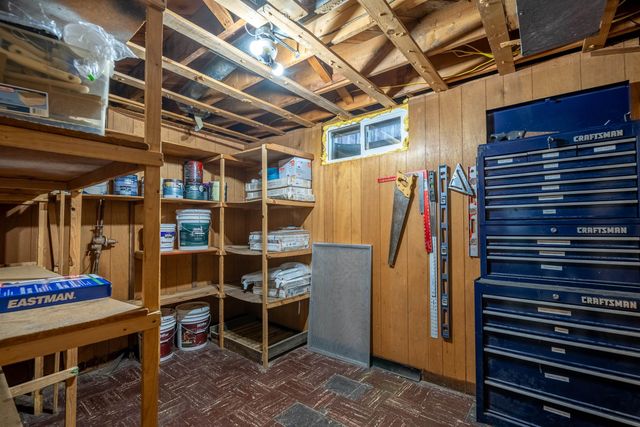 8223 N HOWARD St, Spokane, WA 99208