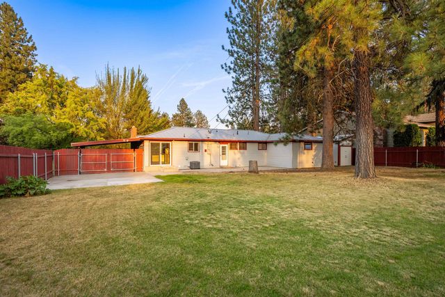 8223 N HOWARD St, Spokane, WA 99208