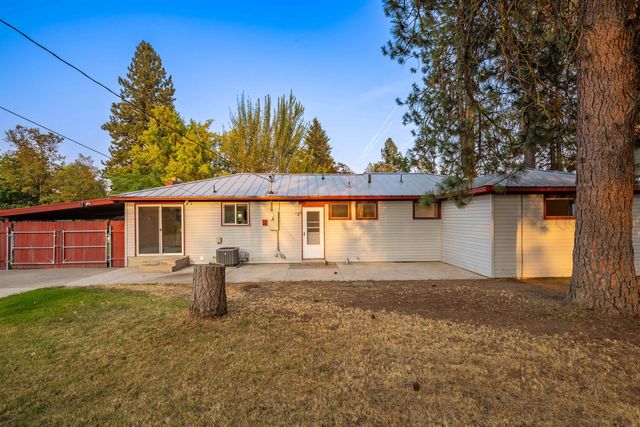 8223 N HOWARD St, Spokane, WA 99208