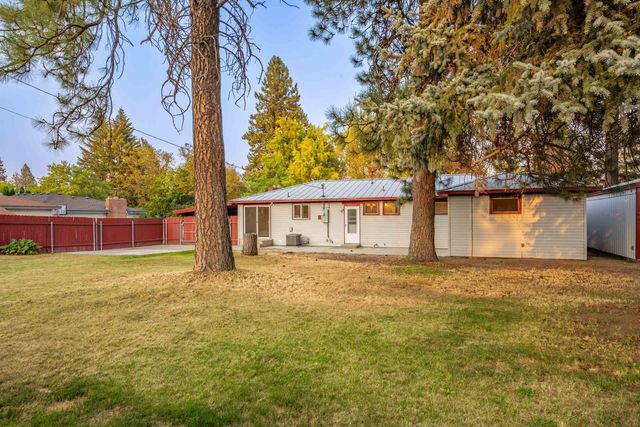 8223 N HOWARD St, Spokane, WA 99208