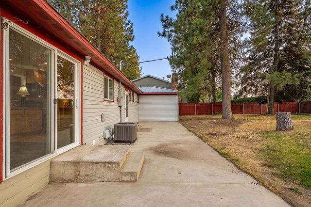8223 N HOWARD St, Spokane, WA 99208