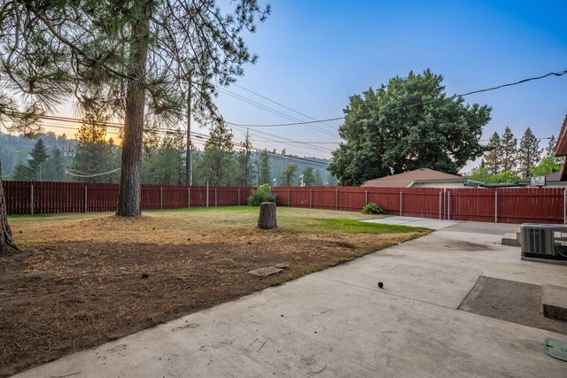 8223 N HOWARD St, Spokane, WA 99208
