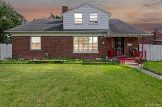 7208 Jackson Avenue, Warren, MI 48091