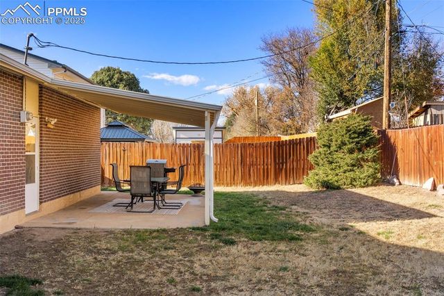 102 Landoe Lane, Colorado Springs, CO 80911