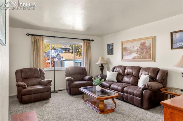 102 Landoe Lane, Colorado Springs, CO 80911