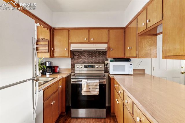 102 Landoe Lane, Colorado Springs, CO 80911