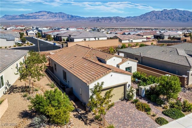 10196 Millholm Avenue, Las Vegas, NV 89166