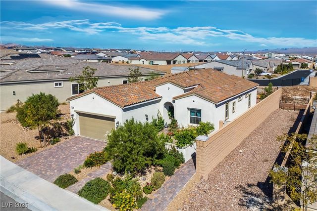 10196 Millholm Avenue, Las Vegas, NV 89166