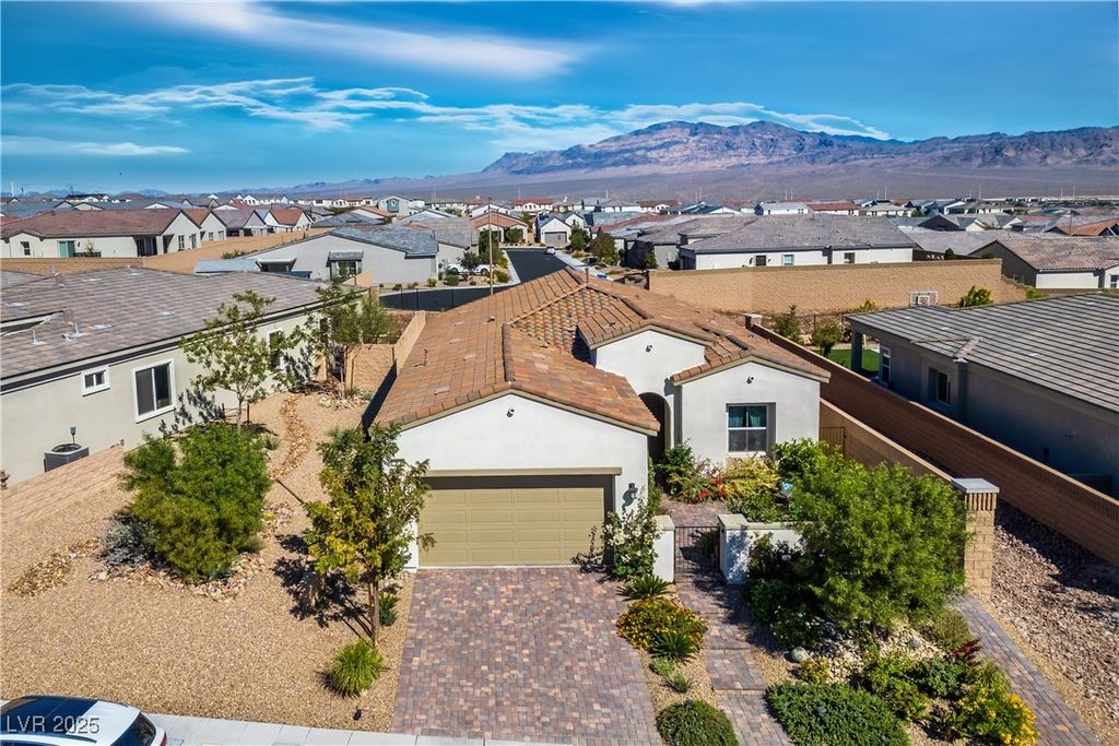 10196 Millholm Avenue, Las Vegas, NV 89166