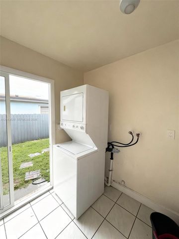 5912 Fillmore Street 12, Hollywood, FL 33021