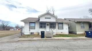 15 4th Street Circle, Pittsburg, KS 66762