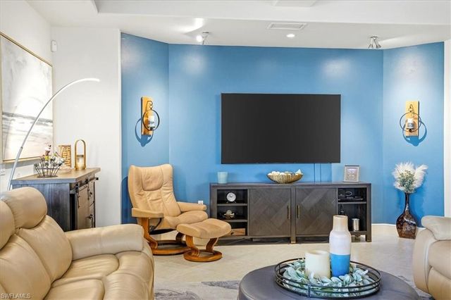 587 Avellino Isles CIR 23101, Naples, FL 34119