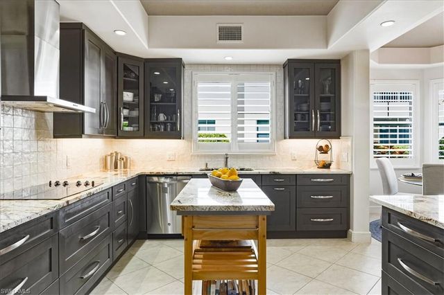 587 Avellino Isles CIR 23101, Naples, FL 34119