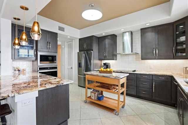 587 Avellino Isles CIR 23101, Naples, FL 34119