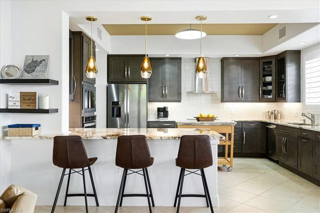 587 Avellino Isles CIR 23101, Naples, FL 34119