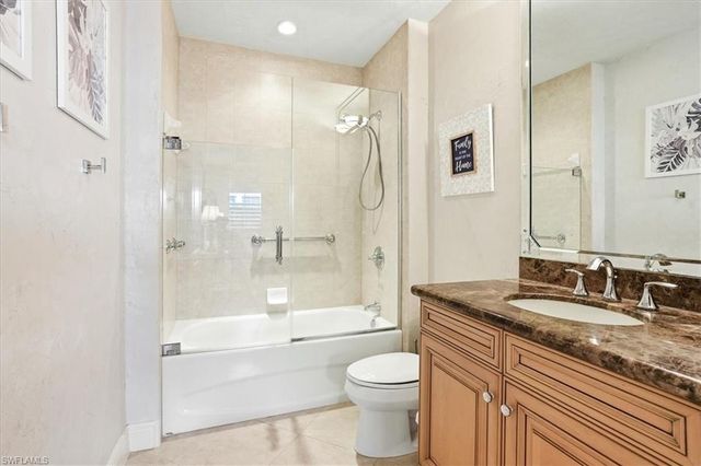 587 Avellino Isles CIR 23101, Naples, FL 34119