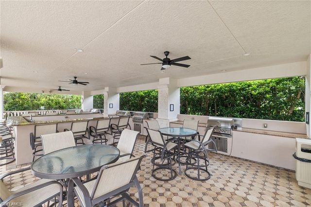 587 Avellino Isles CIR 23101, Naples, FL 34119