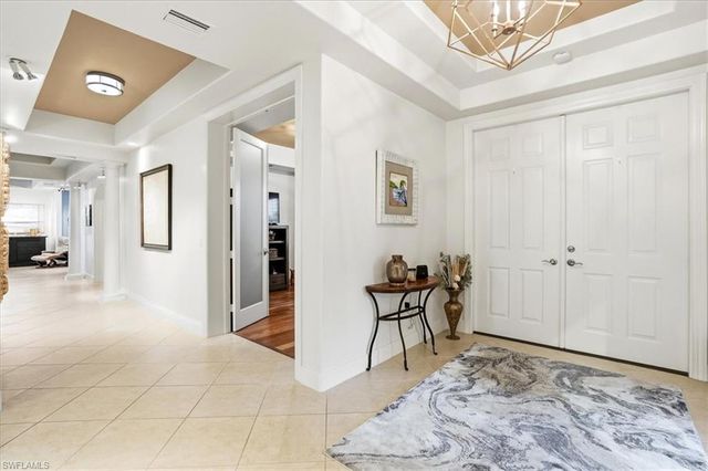 587 Avellino Isles CIR 23101, Naples, FL 34119