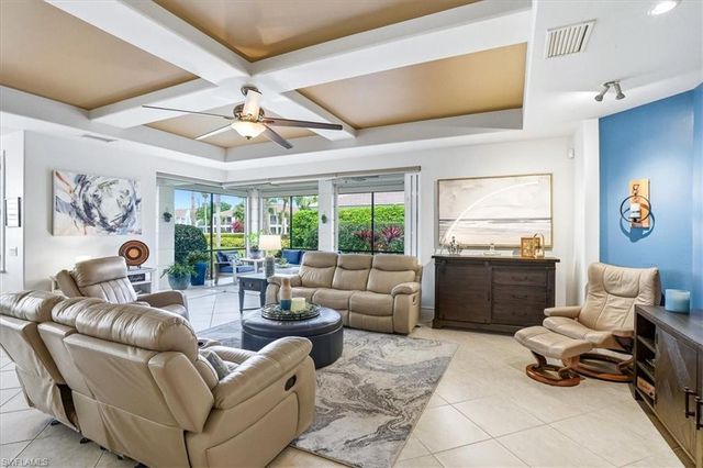 587 Avellino Isles CIR 23101, Naples, FL 34119