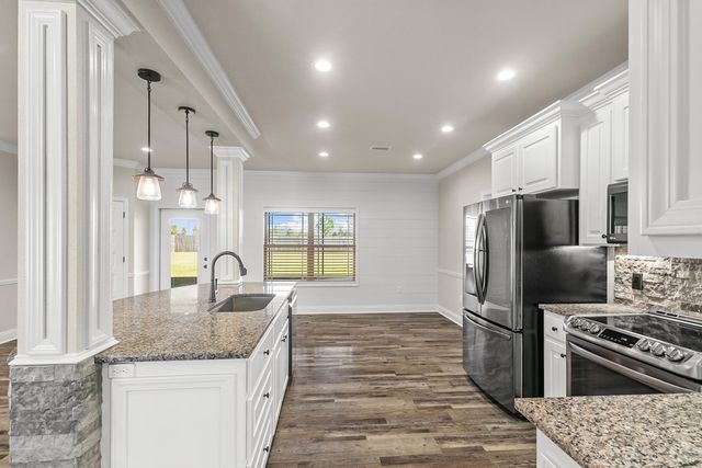 125 Tanglewood Drive, Headland, AL 36345