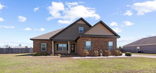 125 Tanglewood Drive, Headland, AL 36345