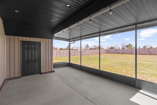 125 Tanglewood Drive, Headland, AL 36345