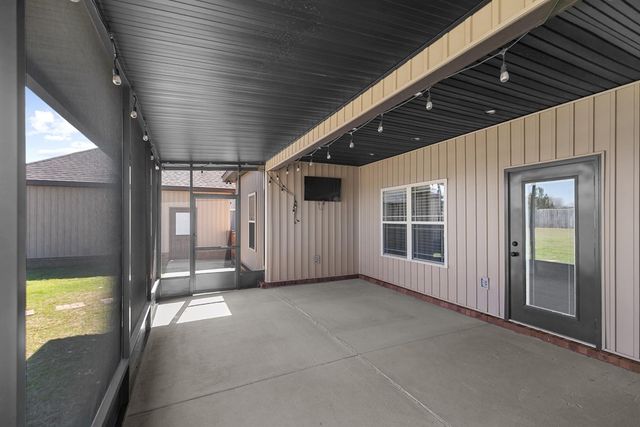 125 Tanglewood Drive, Headland, AL 36345