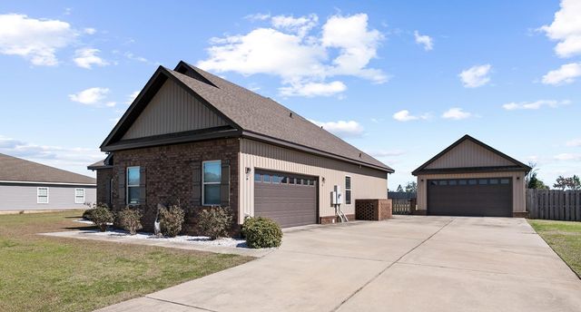 125 Tanglewood Drive, Headland, AL 36345