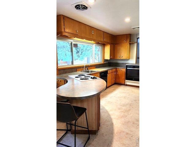 441 W 11th St, Loveland, CO 80537