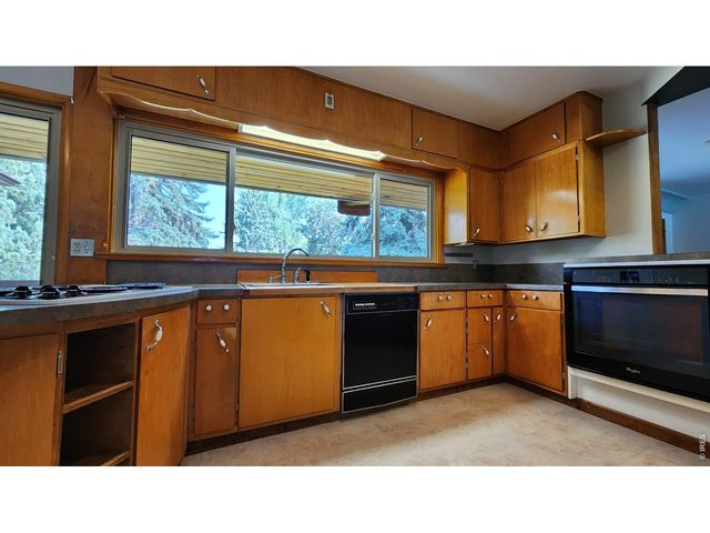 441 W 11th St, Loveland, CO 80537