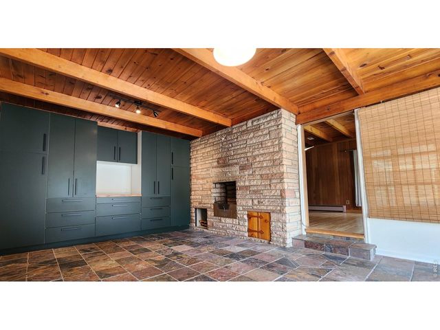 441 W 11th St, Loveland, CO 80537