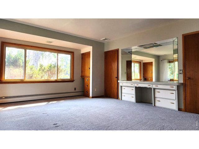 441 W 11th St, Loveland, CO 80537