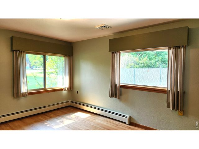 441 W 11th St, Loveland, CO 80537