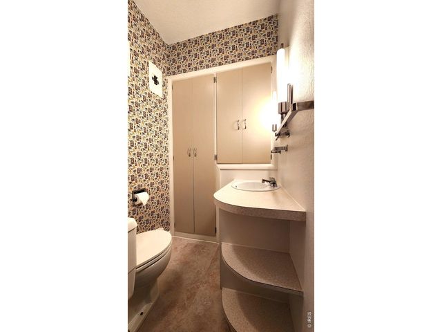 441 W 11th St, Loveland, CO 80537