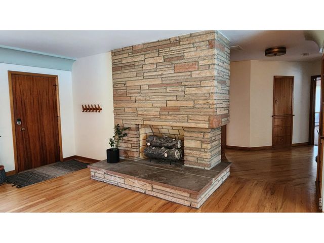 441 W 11th St, Loveland, CO 80537