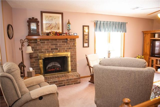 19001 Sunrise Drive, Belton, MO 64012