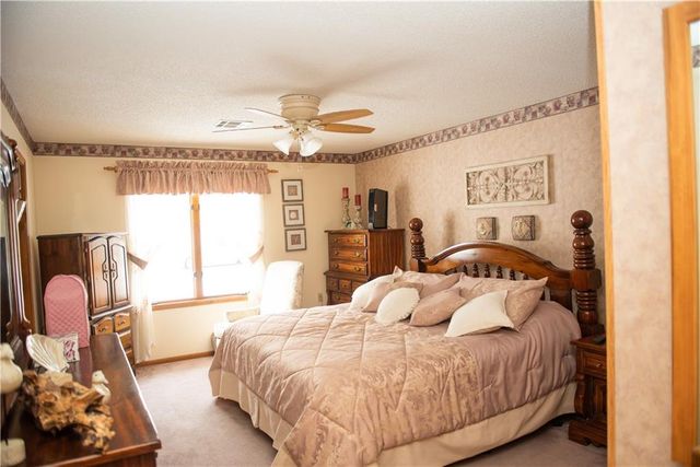 19001 Sunrise Drive, Belton, MO 64012