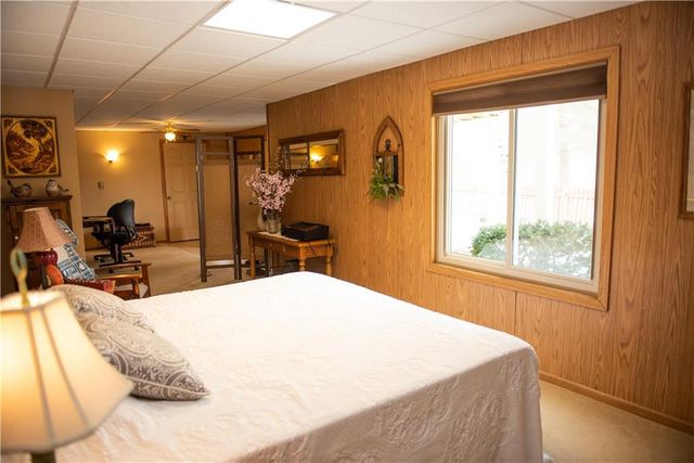 19001 Sunrise Drive, Belton, MO 64012