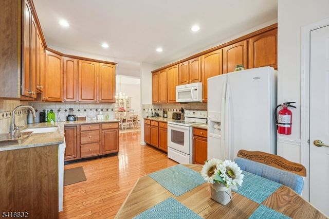 1209 Holly Ln 1209, Cedar Grove Twp., NJ 07009